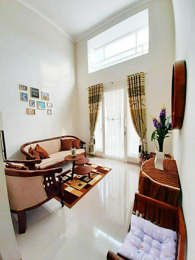 Alysahouse - 2 Bedrooms, Dekat Jtp3 Batu  Exterior foto